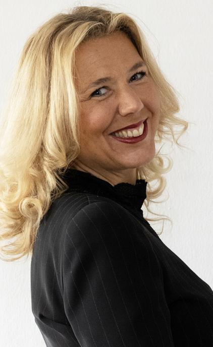 Porträt Yvonne Winter lächelnd